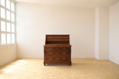 Aufsatzschreibkommode, um 1890, unrestauriert Fr. 490, restauriert Fr. 2500.-